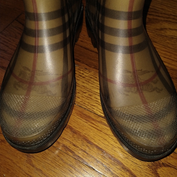 Burberry rain boots - Picture 4 of 4